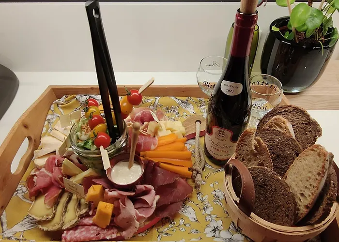 Trefle Nocleg ze śniadaniem 4*